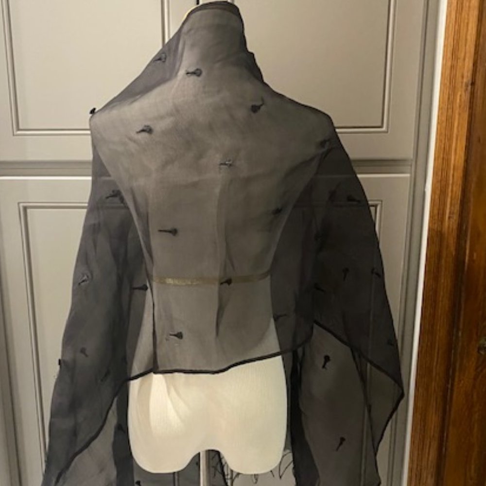 Sisley Wrap 100% Silk made in Italy Black Throw